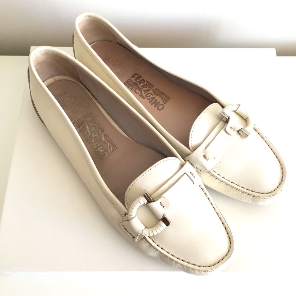 SALVATORE FERRAGAMO Gancini Driving Loafers 8.5
